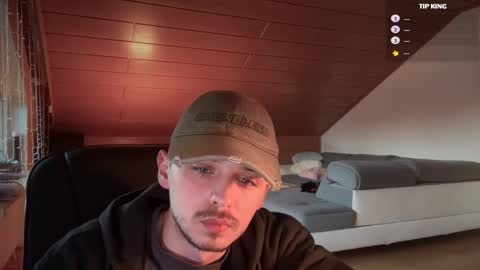 Snapshot of daimon_hall chatting on February 17, 6:53 am Daimon  online show from February 17, 6:53 am