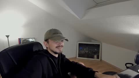 Snapshot of daimon_hall chatting on October 24, 11:01 pm Daimon  online show from October 24, 11:01 pm