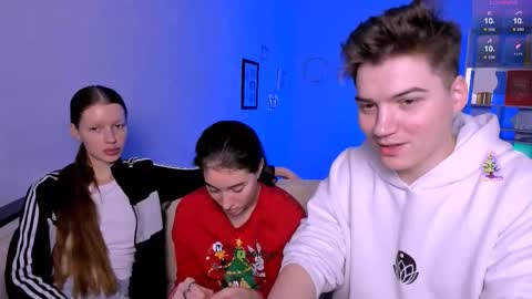 daisy online show from December 2, 8:26 pm