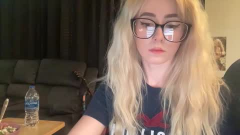 DaisyDivine online show from October 13, 1:22 pm