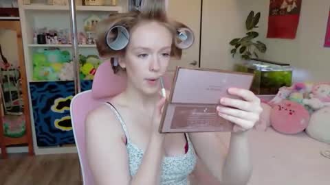 Daisy online show from May 13, 9:44 pm