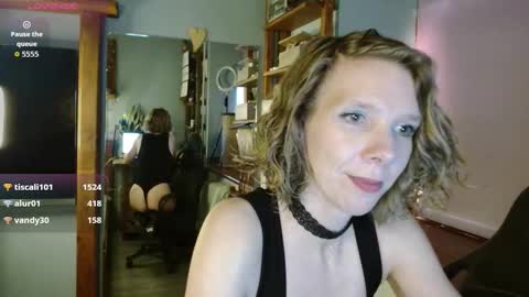 daisy_lovely online show from October 20, 4:24 am