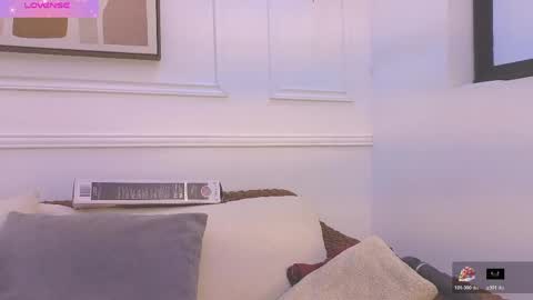 Daisy Price online show from April 19, 10:14 am