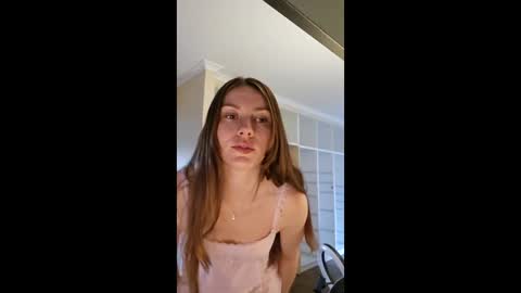 Snapshot of daisycollins1111 chatting on June 3, 6:27 am Daisy online show from June 3, 6:27 am