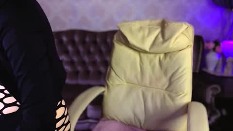 daisydelight_ online show from December 15, 10:36 pm