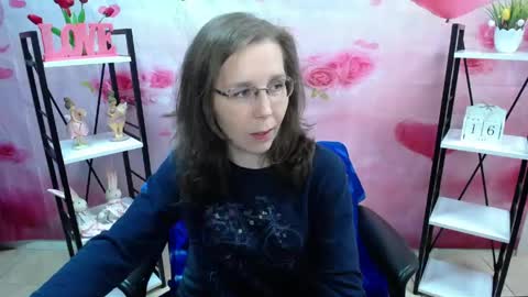 Snapshot of daisyedit chatting on May 16, 6:43 am DaisyEdit online show from May 16, 6:43 am