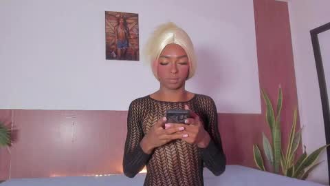 Snapshot of daisytaylor_ chatting on April 25, 11:35 am Daisy online show from April 25, 11:35 am