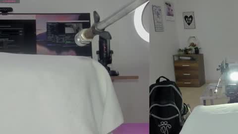 Snapshot of daki_ume_ chatting on February 18, 2:18 am daki_ume_ online show from February 18, 2:18 am