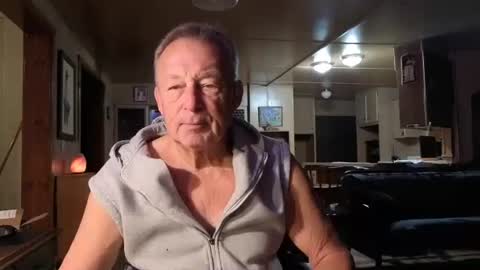 Snapshot of dakit2 chatting on October 12, 1:21 pm dakit online show from October 12, 1:21 pm