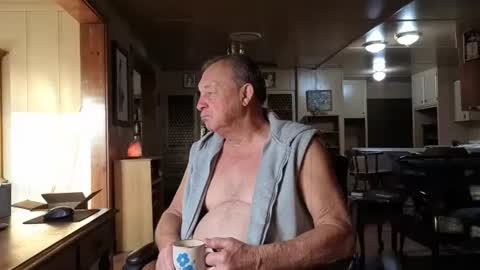 Snapshot of dakit2 chatting on October 17, 2:41 pm dakit online show from October 17, 2:41 pm