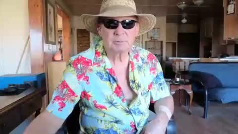 Snapshot of dakit2 chatting on October 31, 11:28 pm dakit online show from October 31, 11:28 pm