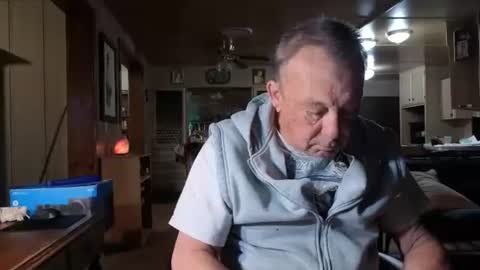 Snapshot of dakit2 chatting on November 17, 2:34 pm dakit online show from November 17, 2:34 pm