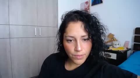 Snapshot of dakota01_ chatting on December 16, 7:00 pm IG dakotasofiaa online show from December 16, 7:00 pm