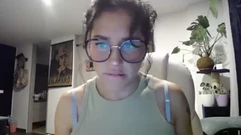 Snapshot of dakota01_ chatting on December 17, 5:51 am IG dakotasofiaa online show from December 17, 5:51 am