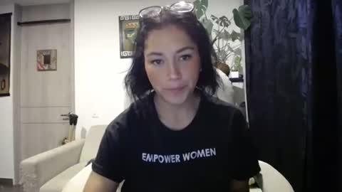 Snapshot of dakota01_ chatting on December 20, 2:41 am IG dakotasofiaa online show from December 20, 2:41 am