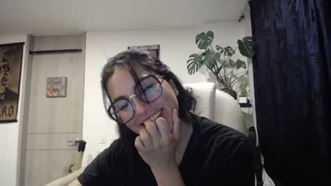 Snapshot of dakota01_ chatting on December 20, 5:47 am IG dakotasofiaa online show from December 20, 5:47 am