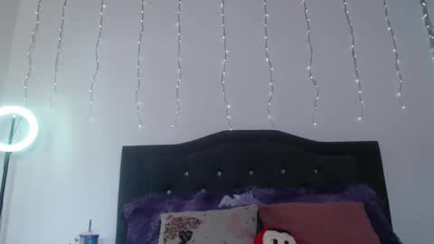   Dakota  online show from December 4, 7:00 pm