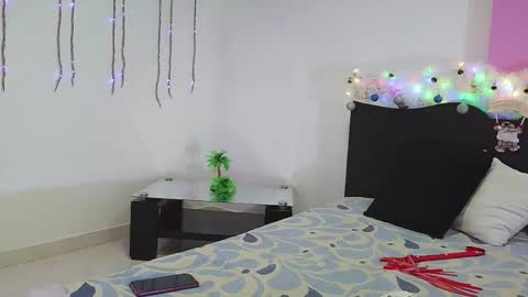 Dakota-Dolls online show from November 19, 9:15 pm