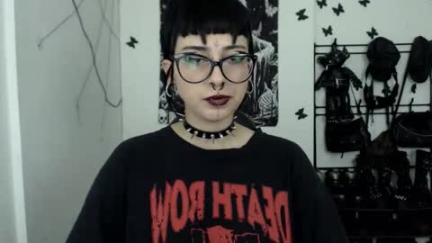 Snapshot of dakota_krall_ chatting on October 28, 3:54 am dakota online show from October 28, 3:54 am