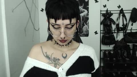 Snapshot of dakota_krall_ chatting on October 29, 4:04 am dakota online show from October 29, 4:04 am