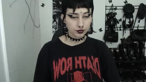 Snapshot of dakota_krall_ chatting on November 6, 11:33 am dakota online show from November 6, 11:33 am