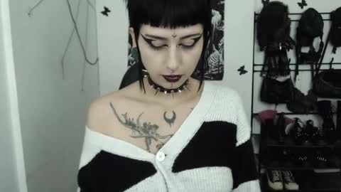 dakota online show from December 19, 3:02 am