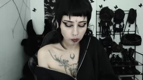 dakota online show from February 25, 3:05 am