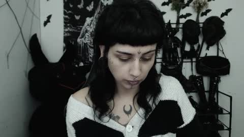 Snapshot of dakota_krall_ chatting on May 6, 2:40 am dakota online show from May 6, 2:40 am