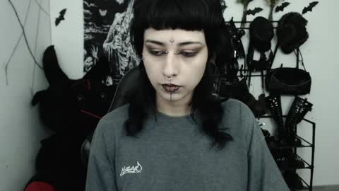 Snapshot of dakota_krall_ chatting on May 13, 2:31 am dakota online show from May 13, 2:31 am