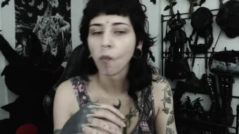 Snapshot of dakota_krall_ chatting on June 5, 2:18 am dakota online show from June 5, 2:18 am