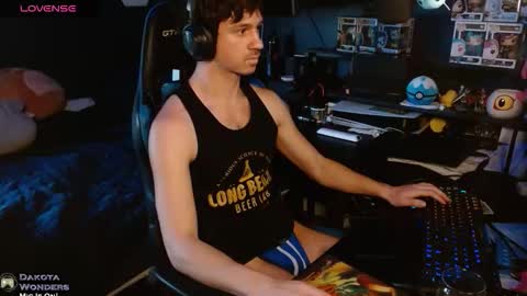 Snapshot of dakota_wndrs chatting on February 26, 11:48 pm Dakota Wonders online show from February 26, 11:48 pm