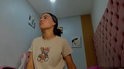 Snapshot of dakota_x18 chatting on October 15, 9:15 pm dakota_x18 online show from October 15, 9:15 pm