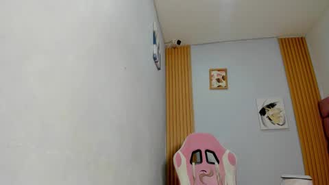 Snapshot of dakota_x18 chatting on October 29, 1:46 pm dakota_x18 online show from October 29, 1:46 pm