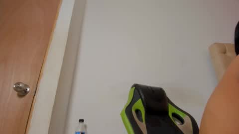 Snapshot of dakota_x18 chatting on November 13, 12:20 am dakota_x18 online show from November 13, 12:20 am