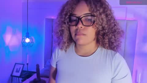 Snapshot of dakotaharrison_ chatting on April 20, 11:46 am Danna online show from April 20, 11:46 am