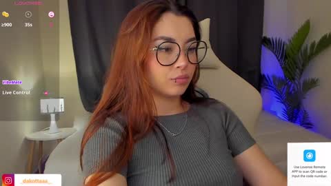 dakottaa__ online show from February 6, 10:21 pm