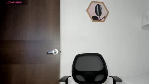 D A L H I L A online show from November 11, 11:05 pm