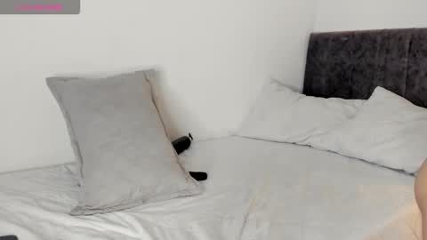 Snapshot of dalhila chatting on February 10, 1:15 pm D A L H I L A online show from February 10, 1:15 pm