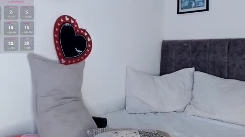 Snapshot of dalhila chatting on February 11, 1:49 pm D A L H I L A online show from February 11, 1:49 pm