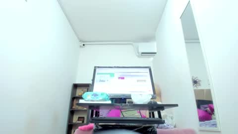 Snapshot of dalia_2 chatting on February 27, 12:32 am Ren online show from February 27, 12:32 am