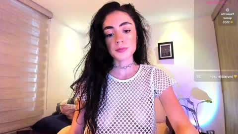 Snapshot of dalia_negra chatting on December 6, 3:22 pm Almendra online show from December 6, 3:22 pm