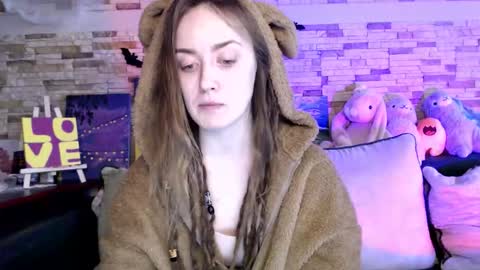 Dalia  online show from November 2, 9:22 am