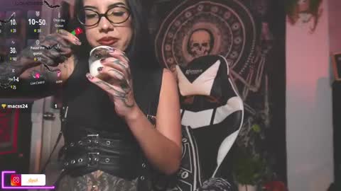 dalia_vorhees online show from November 22, 1:48 am