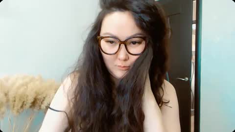 Snapshot of dalidayes chatting on October 18, 6:16 am Dali online show from October 18, 6:16 am