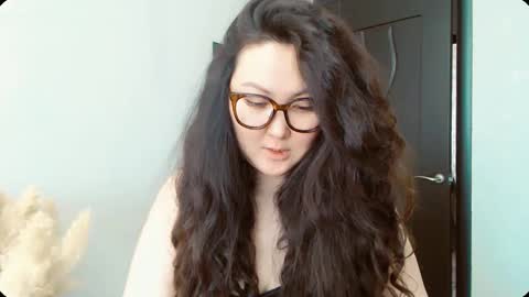 Snapshot of dalidayes chatting on November 2, 6:27 am Dali online show from November 2, 6:27 am