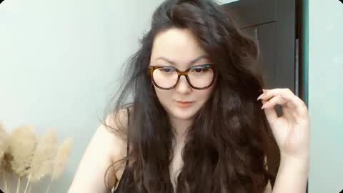 Snapshot of dalidayes chatting on November 3, 5:42 am Dali online show from November 3, 5:42 am