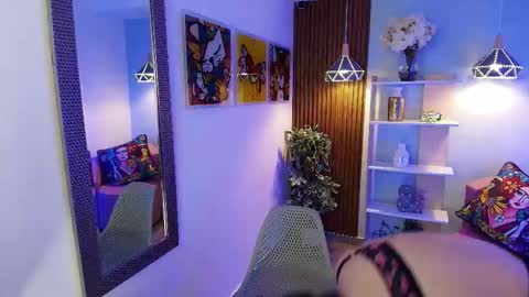 Dalila  online show from November 4, 6:07 pm