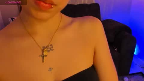 Snapshot of dalila_sweett chatting on February 28, 7:15 pm Dalila online show from February 28, 7:15 pm