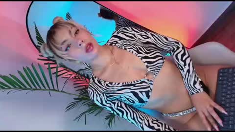 Snapshot of dalilathoms chatting on January 9, 9:05 pm dalilathoms online show from January 9, 9:05 pm