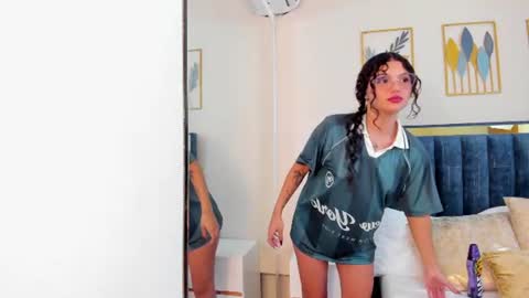 Dali Luu  online show from August 3, 8:34 pm